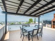 Casa en Venta en Colonia Loma Dorada, Santiago de...