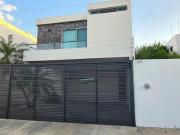 Casa en venta en colonia Montebello