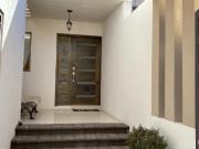 CASA EN VENTA EN COLONIA SANTA RITA CON DOS...