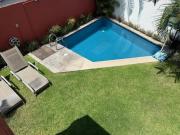 Casa en venta en colonia Vista Hermosa con jardín y alberca!