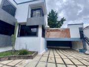 Casa en Venta en Colonia Xinantecatl, Metepec