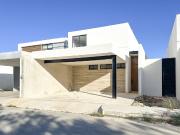 Casa en venta en con alberca y cocina integral, Cholul