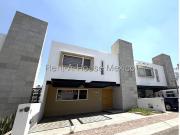 Casa en venta en Condesa Juriquilla, Querétaro Casa en venta en Condesa Juriquilla, Querétaro