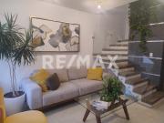 Casa en Venta en Condominio con 3 habitaciones y una en...