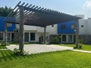 Casa en Venta en Condominio con alberca, Emiliano Zapata...