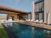 Casa en venta en Condominio con piscina y excelente vista