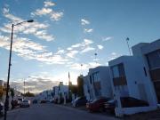 CASA EN VENTA EN CONDOMINIO HERA EN CORREGIDORA, A 10...