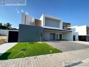 Casa en venta en condominio Miura con amenidades, para...