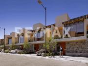 CASA EN VENTA EN CONDOMINIO NUEVO REFUGIO