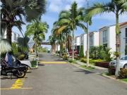 CASA EN VENTA EN CONJUNTO CERRADO, GALICIA, CERRITOS