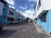 Casa en venta en conjunto privado, Calderón, Quito