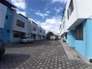Casa en venta en conjunto privado, Calderón, Quito