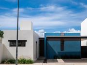 CASA EN VENTA EN CONKAL DE 1 PLANTA 3 HABITACIONES, ALBERCA