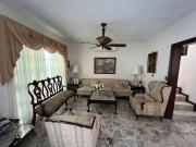 CASA EN VENTA EN CONTRY LA ESCONDIDA