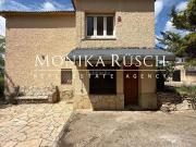 Casa en venta en Corbera de Llobregat. Acogedora casa en...