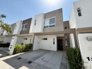 SE VENDE CASA en Cordillera Residencial, Coto Volga,...