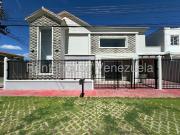 Casa en Venta en Coro Falcón 256 m2. 4 hab
