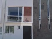 CASA EN VENTA EN CORREGIDORA QRO EN RESIDENCIAL SANTA FE...