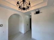 Casa en Venta en Costa de Oro con Alberca y 5 Recamaras,...