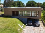 Casa en venta en Costa Esmeralda 4 Dorm. Cochera cubierta