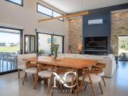 Casa en venta en Costa Esmeralda fondo al polo