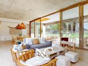 Casa en venta en Costa Esmeralda fondo libre al bosque