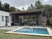 Casa en Venta en Costa Esmeralda, Golf II con pileta y...
