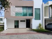 CASA EN VENTA EN COTO EN SOLARES FRENTE AL LAGO