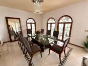 Casa en venta en coto esquina Naciones Unidas