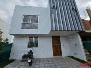 CASA EN VENTA EN COTO LARISSA