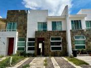 CASA EN VENTA EN COTO MAGNOLIAS JUAN GIL PRECIADO