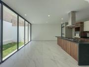 Casa en venta en Coto Privado dentro de Capital Norte...