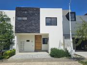 CASA EN VENTA EN COTO SOARE III ALTANZA, FRACCIONAMIENTO...