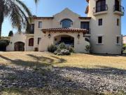 Casa en venta en Country del Jockey de 2 lotes fondo golf Casa en venta en Country del Jockey de 2 lotes fondo golf