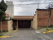 CASA EN VENTA EN CUAJIMALPA: Ubicación Estratégica en...