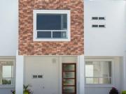 Casa en Venta en Cuautlancingo, en Fraccionamiento con...