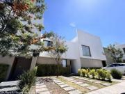 Casa en venta en Cubres del Lago Querétaro....