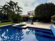 casa en venta en cuernavaca club de golf. gran jardín y...