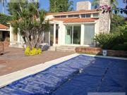 CASA EN VENTA EN CUERNAVACA, CON 8 HABITACIONES, ALBERCA...