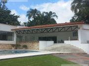 CASA EN VENTA EN CUERNAVACA, EN UN NIVEL EN LA COLONIA...