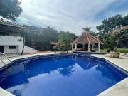 Casa en venta en Cuernavaca Morelos, con alberca en...