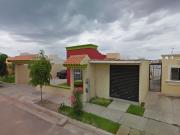 CASA EN VENTA EN CULIACÁN: Colonia Manantial: A Pasos de...