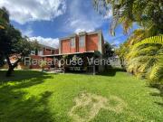 Casa en Venta en Cumbres de Curumo, Caracas