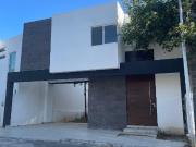CASA EN VENTA EN CUMBRES DE SANTIAGO
