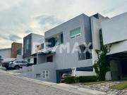 CASA EN VENTA EN CUMBRES DEL CIMATARIO