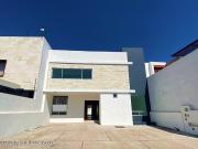 Casa en Venta en Cumbres del Lago24 3736MM