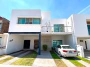 Casa en venta en CUMBRES DEL LAGO