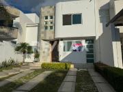 CASA EN VENTA EN CUMBRES DEL LAGO