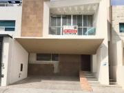 Casa en venta en Cumbres del Lago