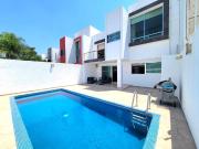 Casa en venta en Cumbres del Lago con alberca